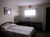 Mactan-Bougainvillea-apartment23-desk