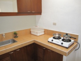 Mactan-Bougainvillea-apartment23-kitchen